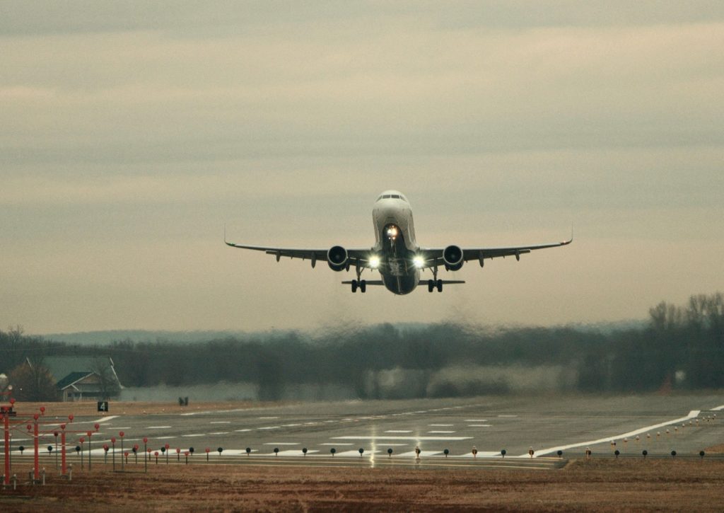 La liaison aérienne Poitiers-Lyon lancée en octobre 2025 est très loin d'attirer la foule.